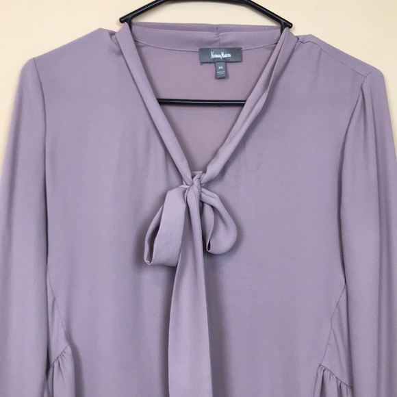 Neiman Marcus Women’s Chiffon Neck Tie Button-Up Lilac Long Sleeve Blouse - Picture 2 of 9